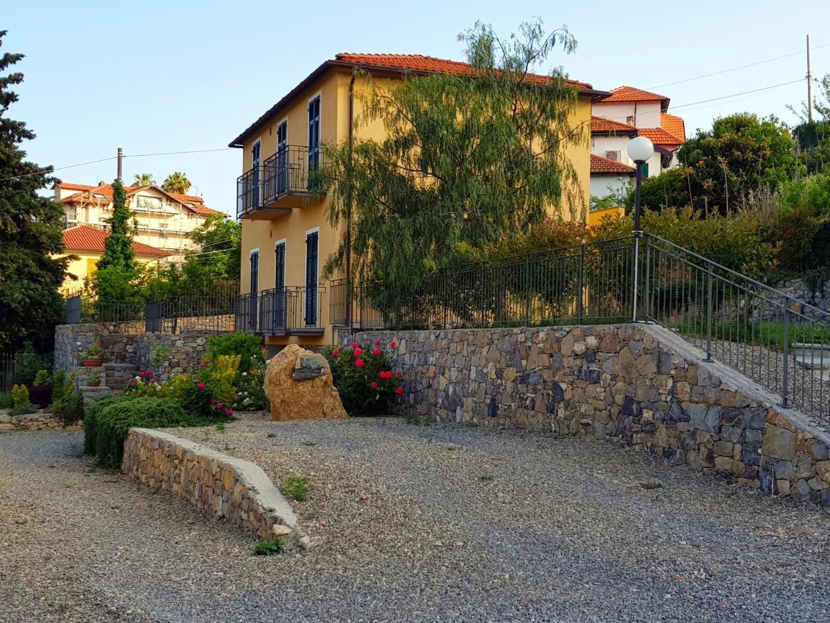 Villa Casa Laura Imperia Exterior foto