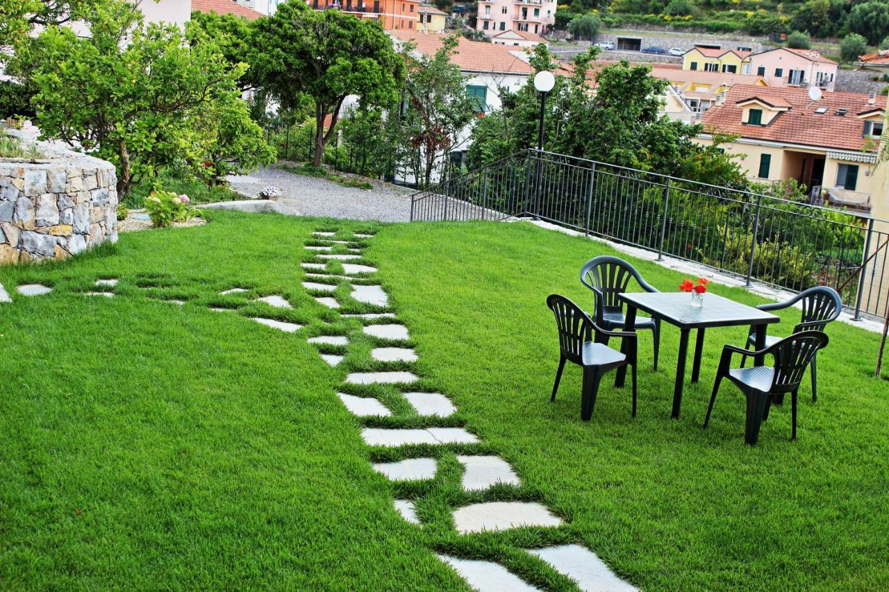 Villa Casa Laura Imperia Exterior foto
